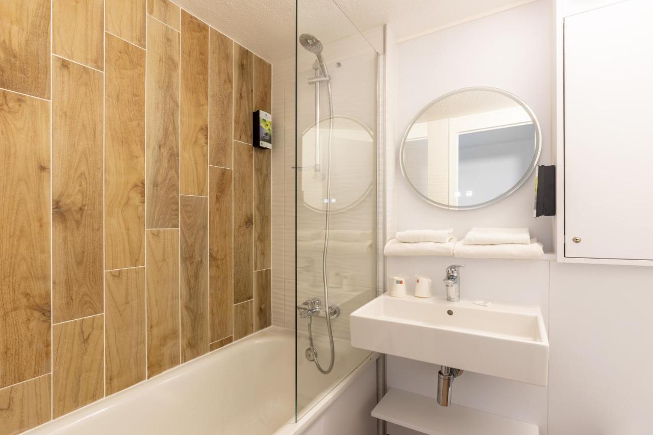 Sure Hotel By Best Western Plaisir Zewnętrze zdjęcie
